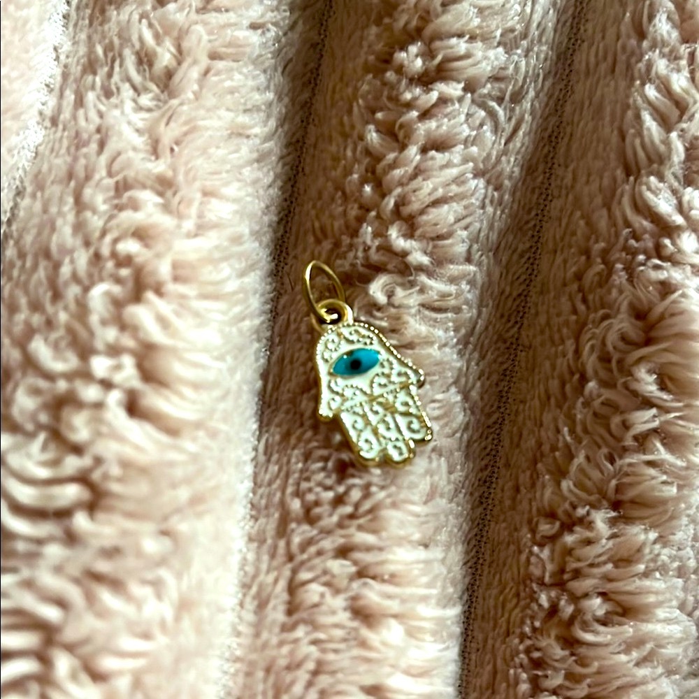 Chic Gold tone Hamsa Pendant with Blue Eye